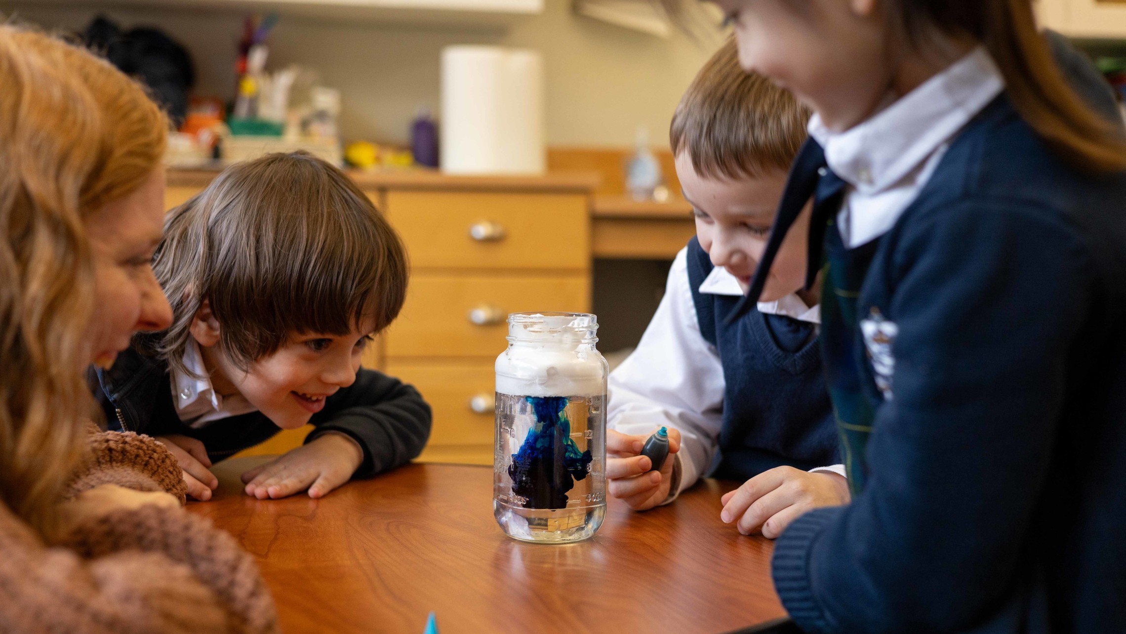 kindergarten class science experiment